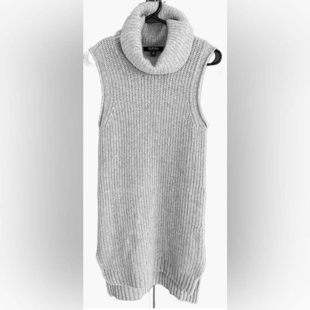 Saks Fifth Avenue Cashmere Sleeveless Turtleneck Sweater –‎ Luxe Gray Knit M